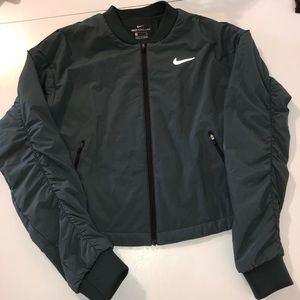 Women’s Nike cropped dark green Aerolayer jacket